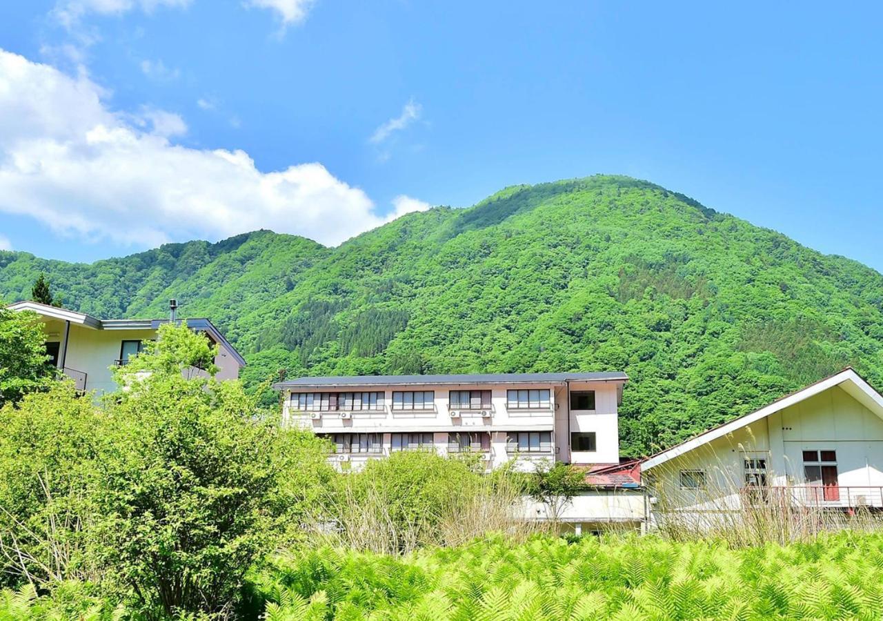 טקיאמה 筋肉と自然と遊ぶ宿 田島館 מראה חיצוני תמונה