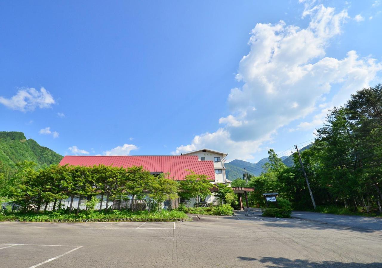 טקיאמה 筋肉と自然と遊ぶ宿 田島館 מראה חיצוני תמונה