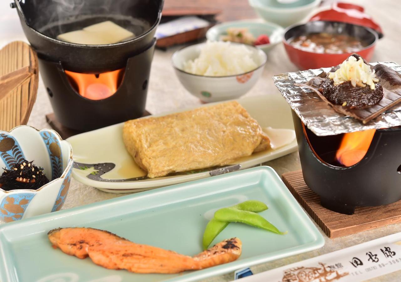 טקיאמה 筋肉と自然と遊ぶ宿 田島館 מראה חיצוני תמונה